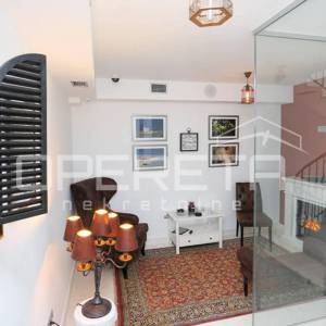 Uredski prostori u modernoj poslovnoj zgradi, Split – Blatine