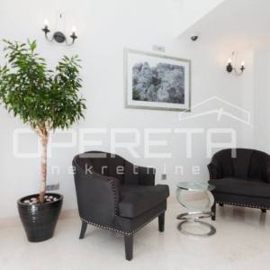 Uredski prostori u modernoj poslovnoj zgradi, Split – Blatine