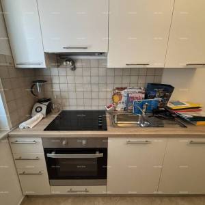 VALBANDON - Kuća s dva stana – idealna za obiteljski život ili investiciju