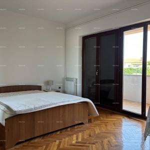 VALBANDON - Kuća s dva stana – idealna za obiteljski život ili investiciju