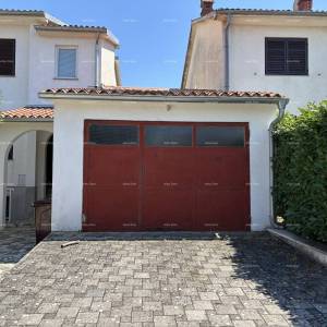 VALBANDON - Kuća s dva stana – idealna za obiteljski život ili investiciju