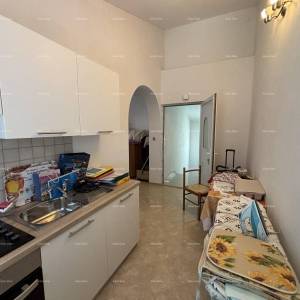 VALBANDON - Kuća s dva stana – idealna za obiteljski život ili investiciju