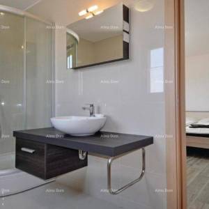 Valbandon, kuća sa bazenom, saunom i jacuzzijem, blizu plaže!