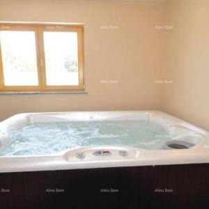 Valbandon, kuća sa bazenom, saunom i jacuzzijem, blizu plaže!