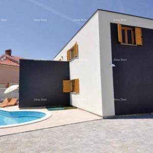 Valbandon, kuća sa bazenom, saunom i jacuzzijem, blizu plaže!