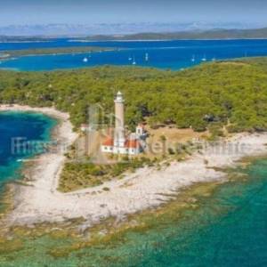 VELI RAT-ATRAKTIVNO- 1.RED (20m od mora)