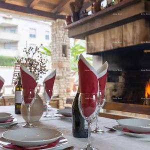 Veli Vrh! Pula! Dvije prizemnice s bazenom!