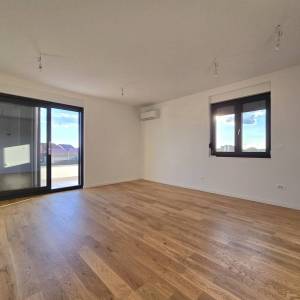 Velika Gorica, četverosobni, terasa, garaža, novogradnja