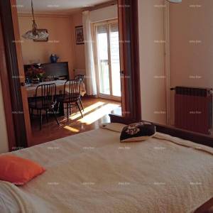 Veruda. Prodaja kuće s apartmanima u Puli  blizu mora, s pogledom na more