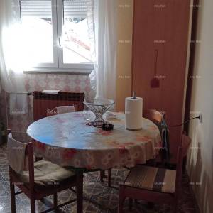 Veruda. Prodaja kuće s apartmanima u Puli  blizu mora, s pogledom na more