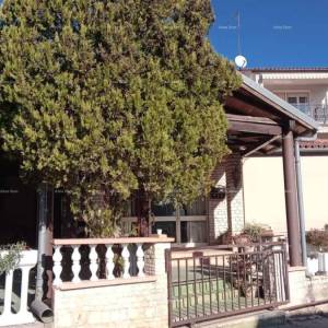 Veruda. Prodaja kuće s apartmanima u Puli  blizu mora, s pogledom na more