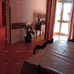 Veruda. Prodaja kuće s apartmanima u Puli  blizu mora, s pogledom na more