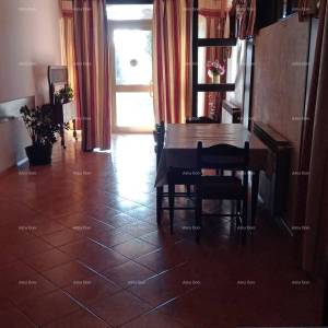 Veruda. Prodaja kuće s apartmanima u Puli  blizu mora, s pogledom na more