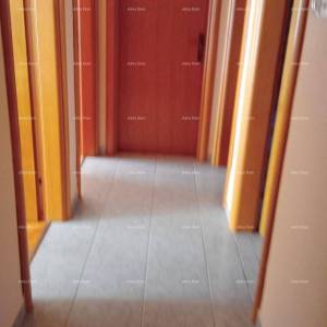 Veruda. Prodaja kuće s apartmanima u Puli  blizu mora, s pogledom na more