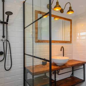 Veruda. Prodaja velike, lijepo uređene kuće sa poslovnim prostorom i 3 zasebna stana, Veruda , Pula!