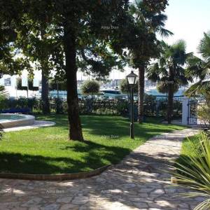 Vila, prvi red uz more, Umag!