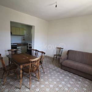 Vinišće, kuća za renovaciju s dodatnom zemljiom za parking