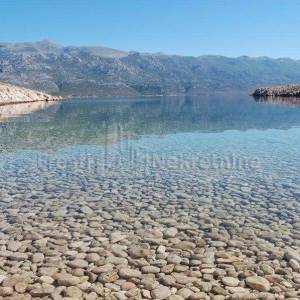 VINJERAC, LUX. APARTMAN 78,30 m2 S VRTOM, TERASOM I BAZENOM