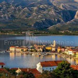 VINJERAC, LUX. APARTMAN 78,30 m2 S VRTOM, TERASOM I BAZENOM