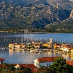 VINJERAC, LUX. APARTMAN 78,30 m2 S VRTOM, TERASOM I BAZENOM