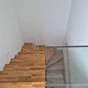 VIR-2 LUKSUZNE VILLE S 2 BAZENA,244m2 USELJIVO ODMAH!