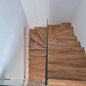 VIR-2 LUKSUZNE VILLE S 2 BAZENA,244m2 USELJIVO ODMAH!