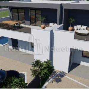 VIR-2 LUKSUZNE VILLE S 2 BAZENA,244m2 USELJIVO ODMAH!