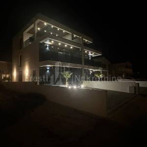 VIR -DUPLEKS VILLA 163m2, 90 m OD MORA! POGLED!