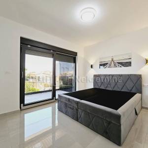 VIR -DUPLEKS VILLA 163m2, 90 m OD MORA! POGLED!