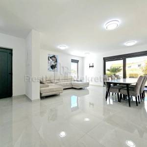 VIR -DUPLEKS VILLA 163m2, 90 m OD MORA! POGLED!