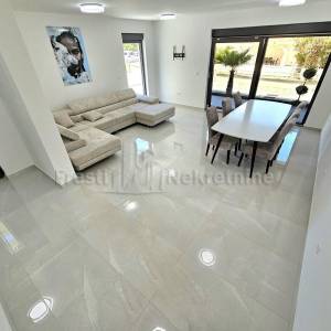 VIR -DUPLEKS VILLA 163m2, 90 m OD MORA! POGLED!