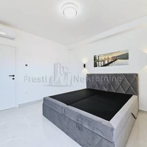 VIR -DUPLEKS VILLA 163m2, 90 m OD MORA! POGLED!