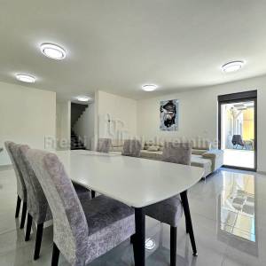 VIR -DUPLEKS VILLA 163m2, 90 m OD MORA! POGLED!