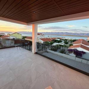 VIR -DUPLEKS VILLA 163m2, 90 m OD MORA! POGLED!