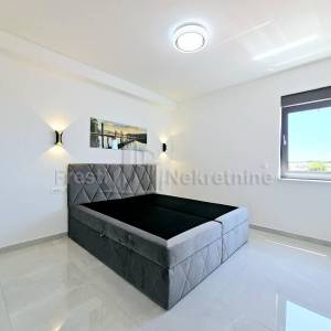 VIR -DUPLEKS VILLA 163m2, 90 m OD MORA! POGLED!