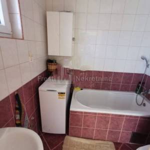 VIR- KUĆA SA 2 APARTMANA I GARAŽOM- POVOLJNO!