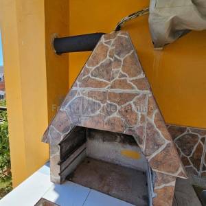 VIR- KUĆA SA 2 APARTMANA I GARAŽOM- POVOLJNO!