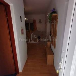 VIR- KUĆA SA 2 APARTMANA I GARAŽOM- POVOLJNO!