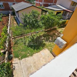 VIR- KUĆA SA 2 APARTMANA I GARAŽOM- POVOLJNO!