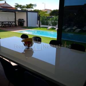 VIR – Luksuzna Vila 200 m2 s bazenom