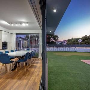 VIR – Luksuzna Vila 200 m2 s bazenom