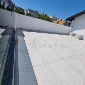 VIR-PREZIDA-KUĆA S BAZENOM 70 m OD MORA, TOP LOKACIJA!