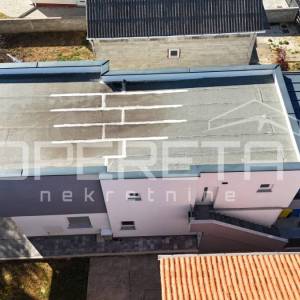 Vir – Samostojeća kuća s četiri moderno uređena apartmana, 170 m²