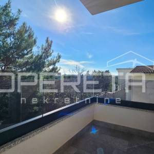 Vir – Samostojeća kuća s četiri moderno uređena apartmana, 170 m²