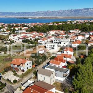 Vir – Samostojeća kuća s četiri moderno uređena apartmana, 170 m²