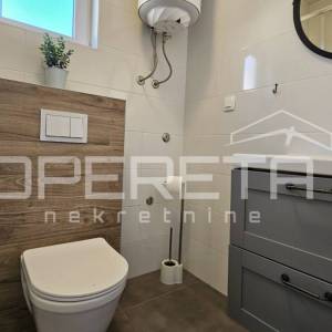 Vir – Samostojeća kuća s četiri moderno uređena apartmana, 170 m²