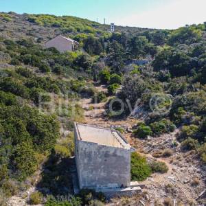 Vis, Komiža, poljoprivredno zemljište uz samo more