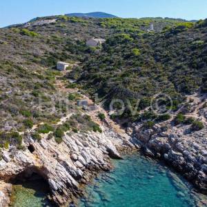 Vis, Komiža, poljoprivredno zemljište uz samo more