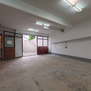 Višenamjenski poslovni prostor na prodaju