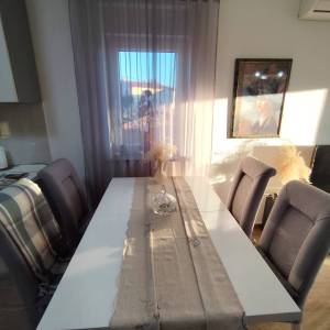 Viškovo, 76.14m2, 2s+db, terasa